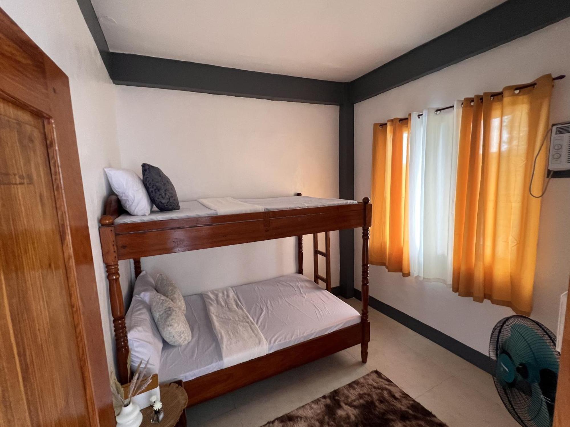 Eighty8 Tourist Inn 코른 외부 사진